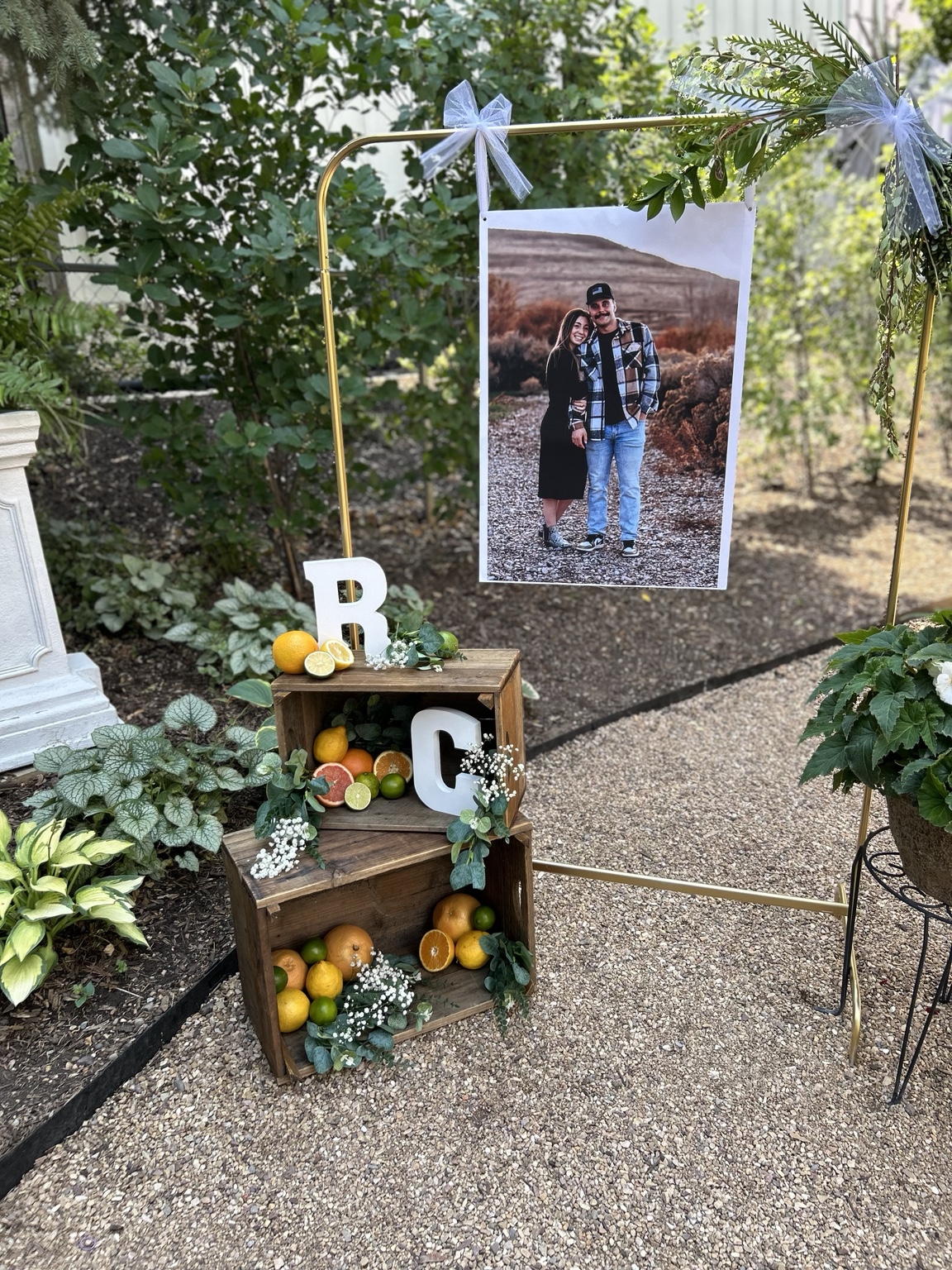 Personalized citrus welcome display