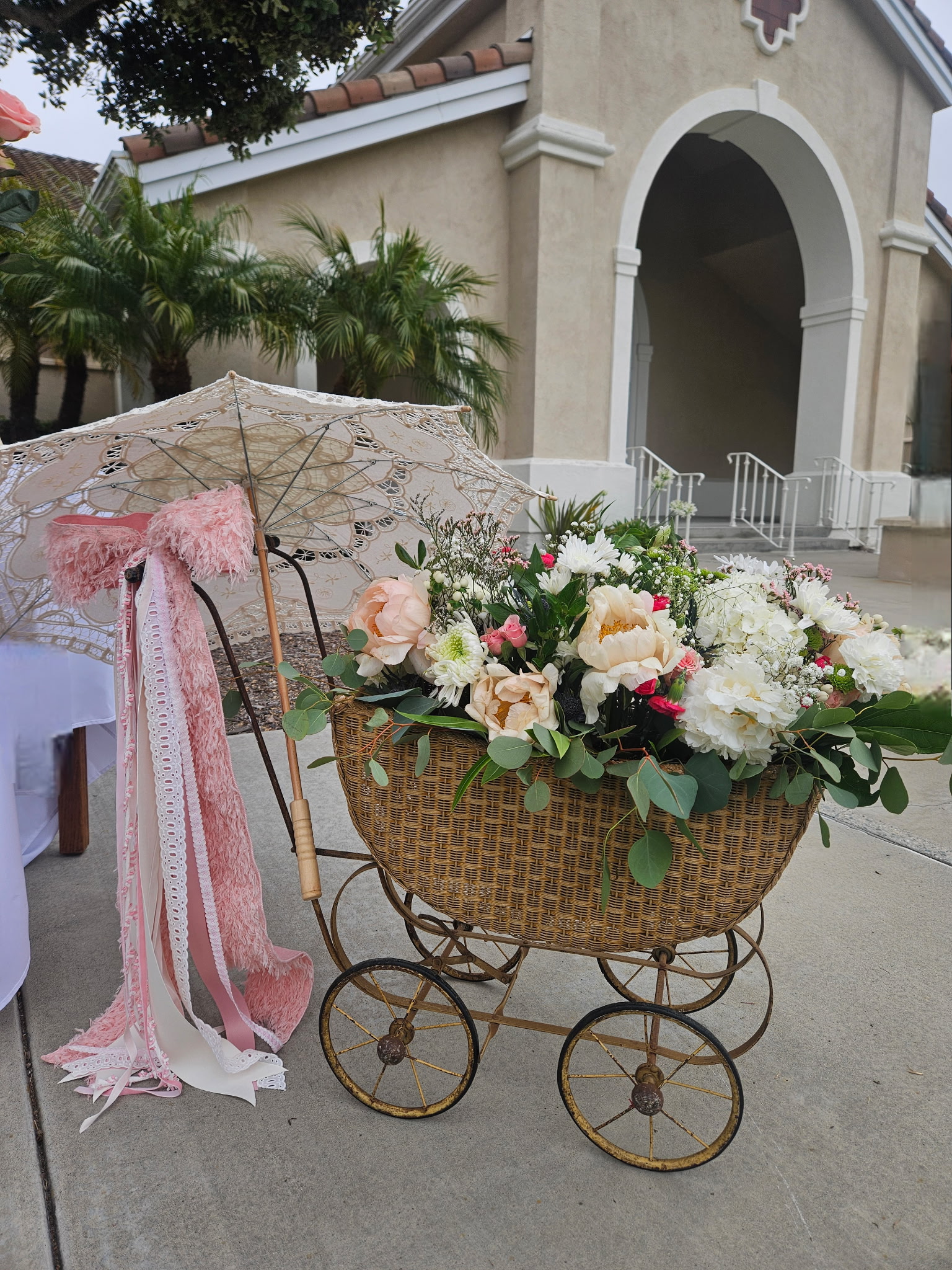 Vintage floral carriage display