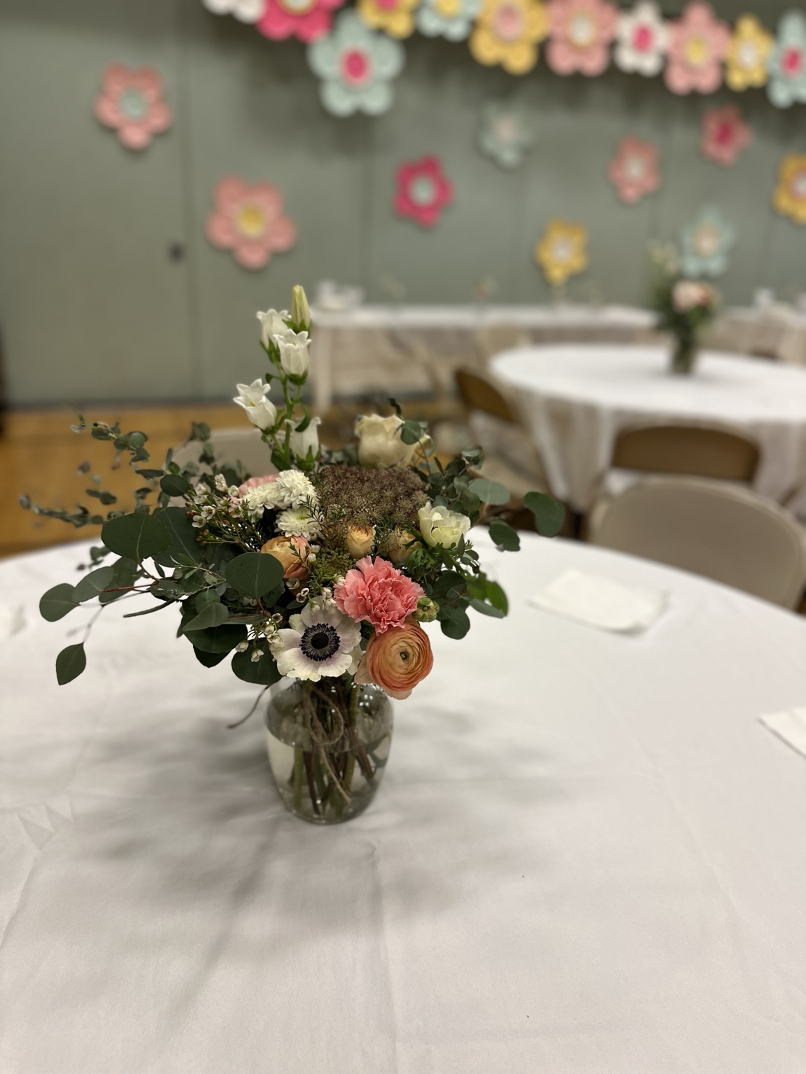 Garden-inspired floral centerpiece