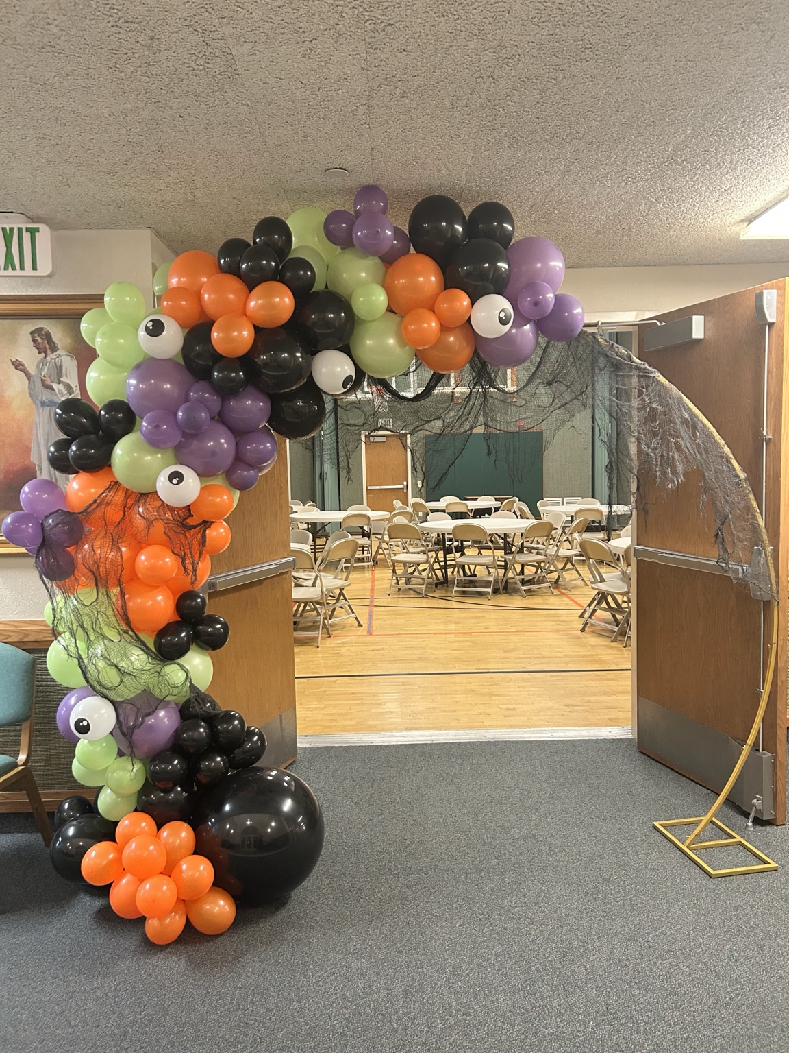 Halloween organic balloon entrance